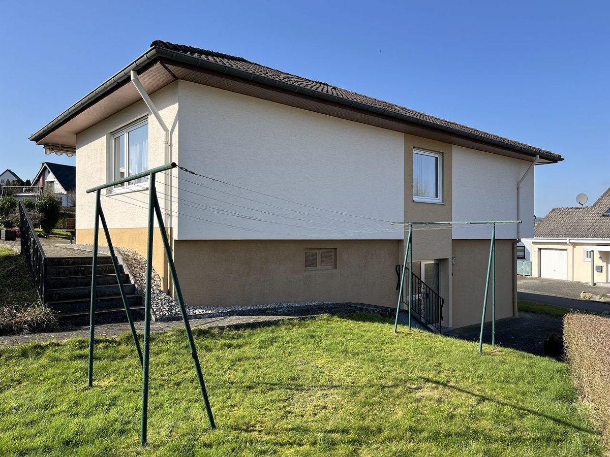 Volksbank Trier Eifel Immobilien GmbH - Immobilienangebot - Gerolstein - Alle - Einfamilienhaus mit Einliegerwohnung und großem Grundstück in ruhiger Lage von Gerolstein-Lissingen