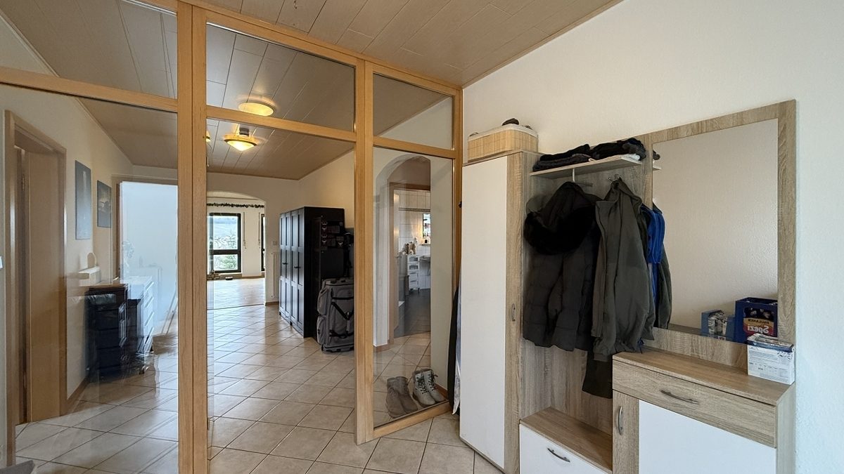 Volksbank Trier Eifel Immobilien GmbH - Immobilienangebot - Osann-Monzel - Alle - Vier-Zimmer-Wohnvergnügen - Gemütliche Dachgeschosswohnung mit Gartenanteil in Osann-Monzel