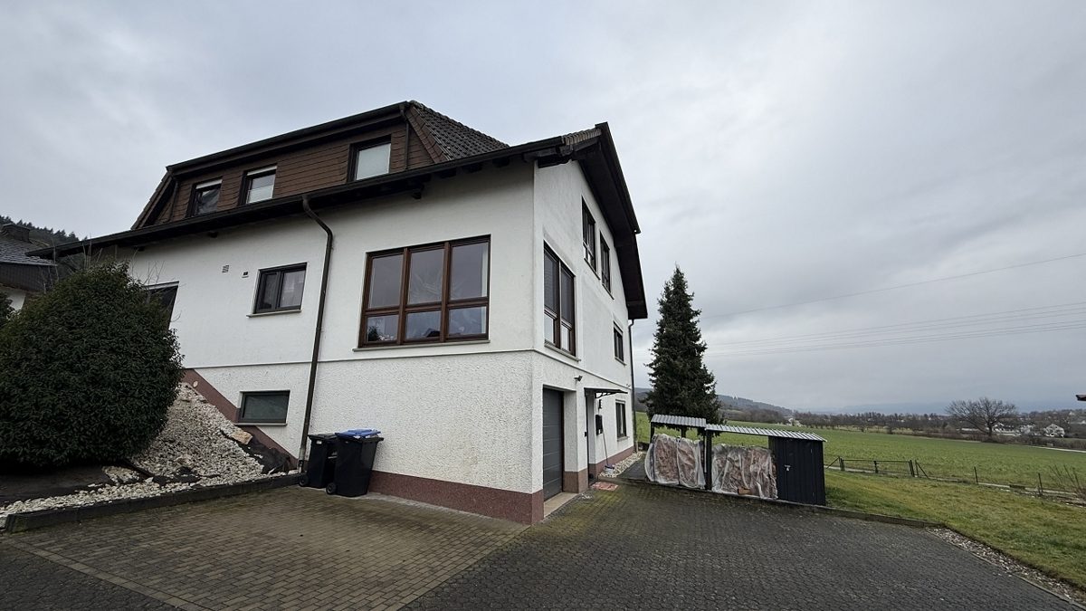 Volksbank Trier Eifel Immobilien GmbH - Immobilienangebot - Osann-Monzel - Alle - Vier-Zimmer-Wohnvergnügen - Gemütliche Dachgeschosswohnung mit Gartenanteil in Osann-Monzel