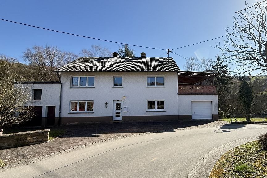 Volksbank Trier Eifel Immobilien GmbH - Immobilienangebot - Dahlem - Alle - Naturidylle in Dahlem: Einfamilienhaus mit großem Grundstück