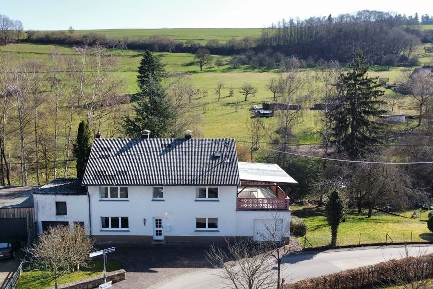 Volksbank Trier Eifel Immobilien GmbH - Immobilienangebot - Dahlem - Alle - Naturidylle in Dahlem: Einfamilienhaus mit großem Grundstück
