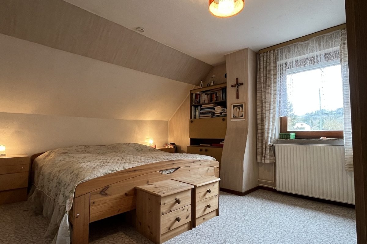 Volksbank Trier Eifel Immobilien GmbH - Immobilienangebot - Rockeskyll - Alle - Individuelle Nutzungsmöglichkeiten - Großzügiges Einfamilienhaus mit Einliegerwohnung in Rockeskyll