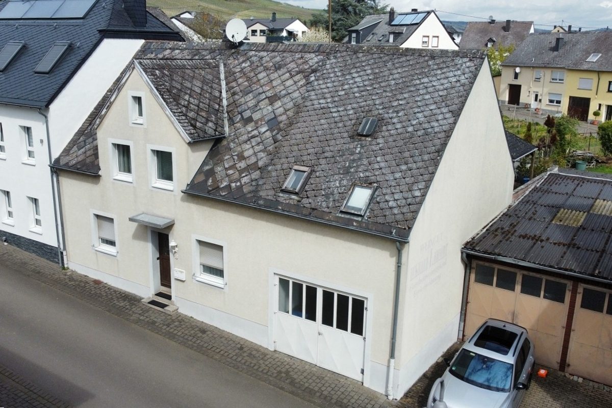 Volksbank Trier Eifel Immobilien GmbH - Immobilienangebot - Trittenheim - Alle - Einfamilienhaus mit Potenzial in zentraler Ortslage von Trittenheim