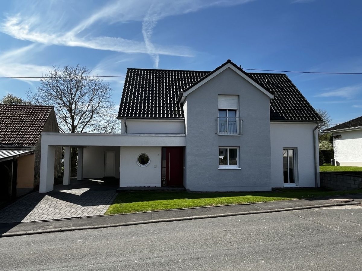Volksbank Trier Eifel Immobilien GmbH - Immobilienangebot - Fließem - Alle - Charmantes Einfamilienhaus in Fließem – Ideal für Mehrgenerationenwohnen oder zwei Parteien