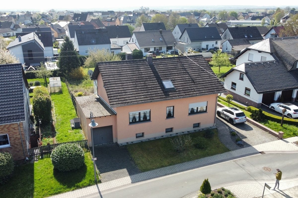 Volksbank Trier Eifel Immobilien GmbH - Immobilienangebot - Badem - Alle - Zweifamilienhaus mit vielseitigen Nutzungsmöglichkeiten in schöner Lage von Badem