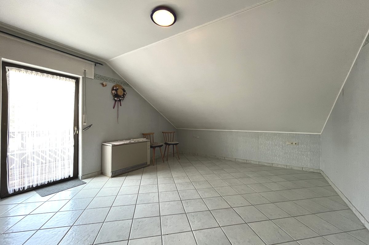 Volksbank Trier Eifel Immobilien GmbH - Immobilienangebot - Badem - Alle - Zweifamilienhaus mit vielseitigen Nutzungsmöglichkeiten in schöner Lage von Badem