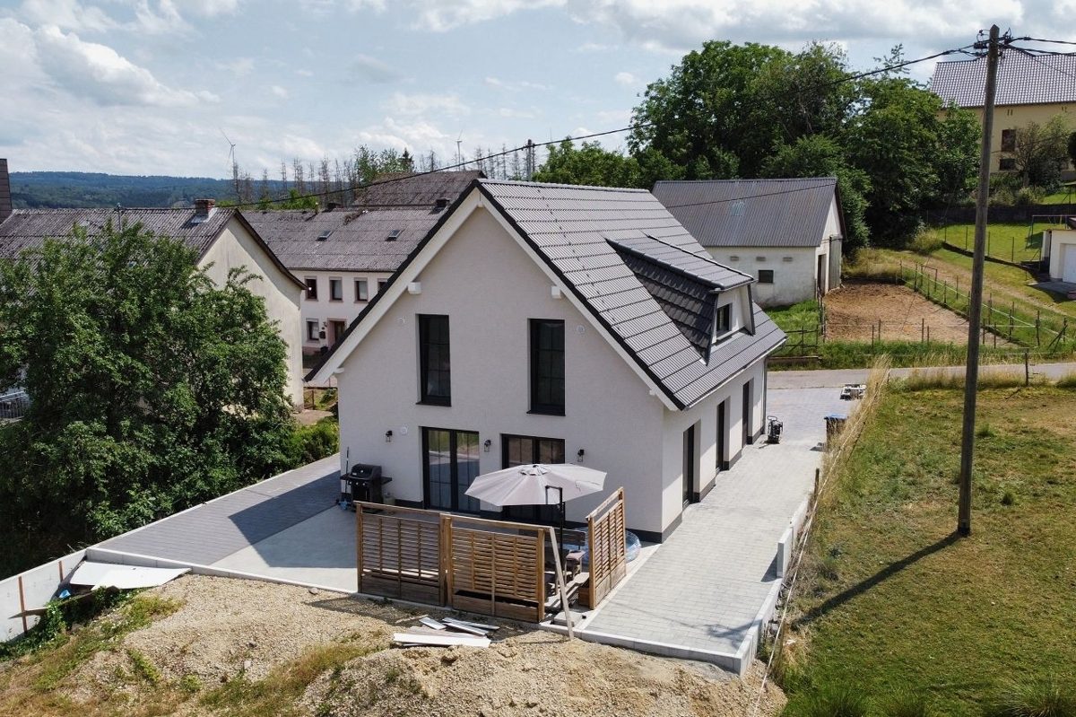 Volksbank Trier Eifel Immobilien GmbH - Immobilienangebot - Baldringen - Alle - Modernes Einfamilienhaus in Baldringen – Neubau (2022) mit großzügigem Grundstück