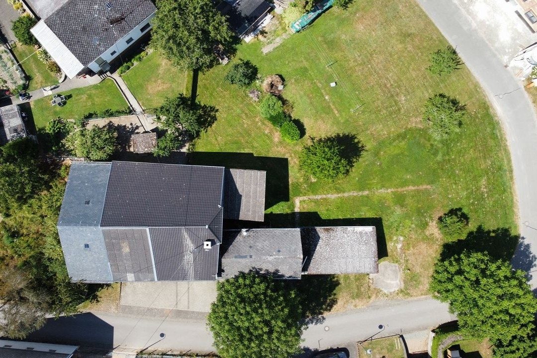 Volksbank Trier Eifel Immobilien GmbH - Immobilienangebot - Breit - Alle - Sanierungsbedürftiges Einfamilienhaus mit großem Grundstück in Breit