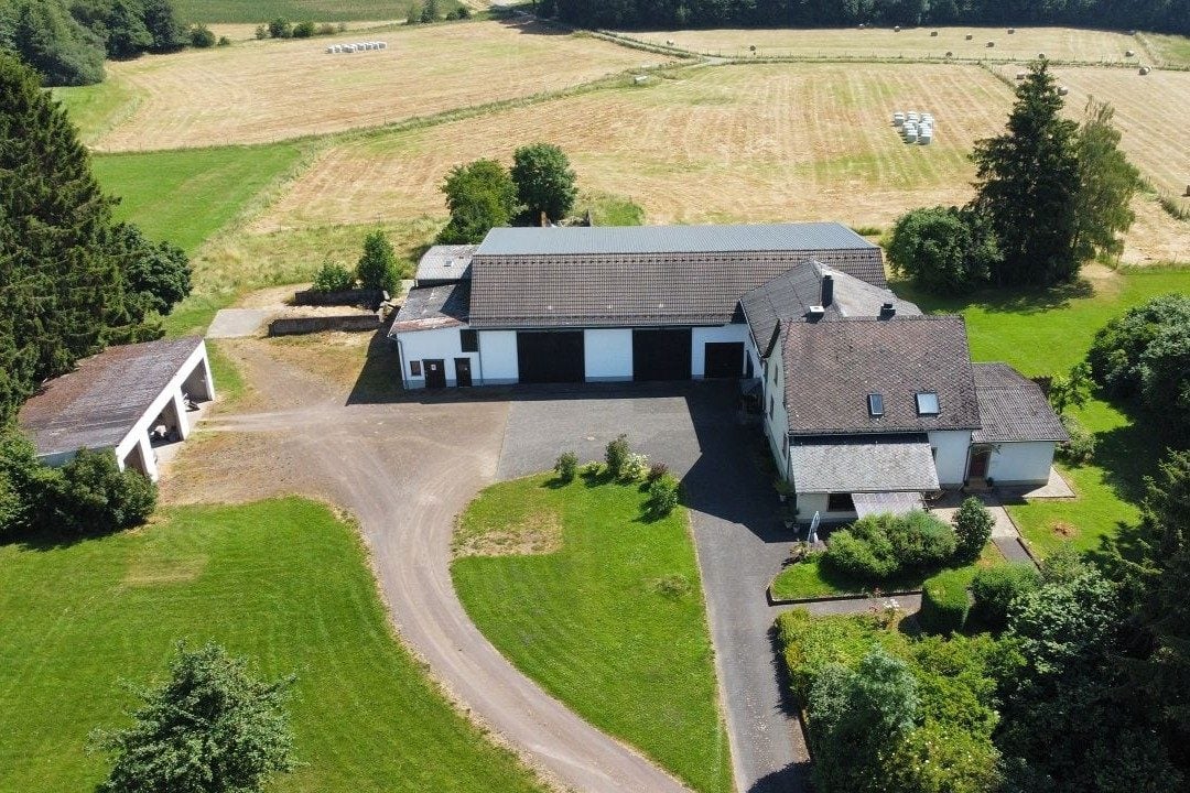 Volksbank Trier Eifel Immobilien GmbH - Immobilienangebot - Kerpen (Eifel) - Alle - Interessante Immobilie mit Vermietungspotenzial und großem Grundstück in Kerpen (Eifel)