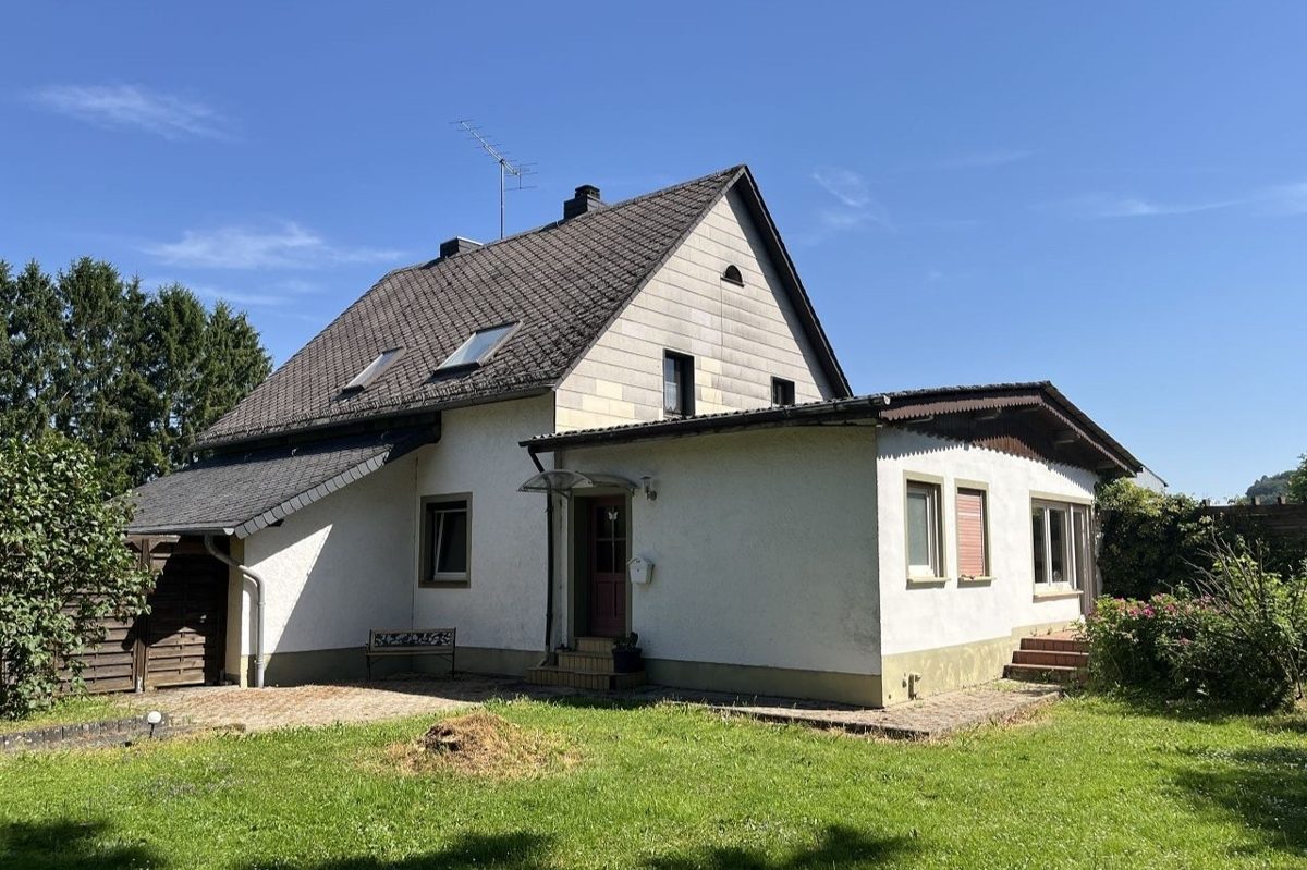 Volksbank Trier Eifel Immobilien GmbH - Immobilienangebot - Kerpen (Eifel) - Alle - Interessante Immobilie mit Vermietungspotenzial und großem Grundstück in Kerpen (Eifel)