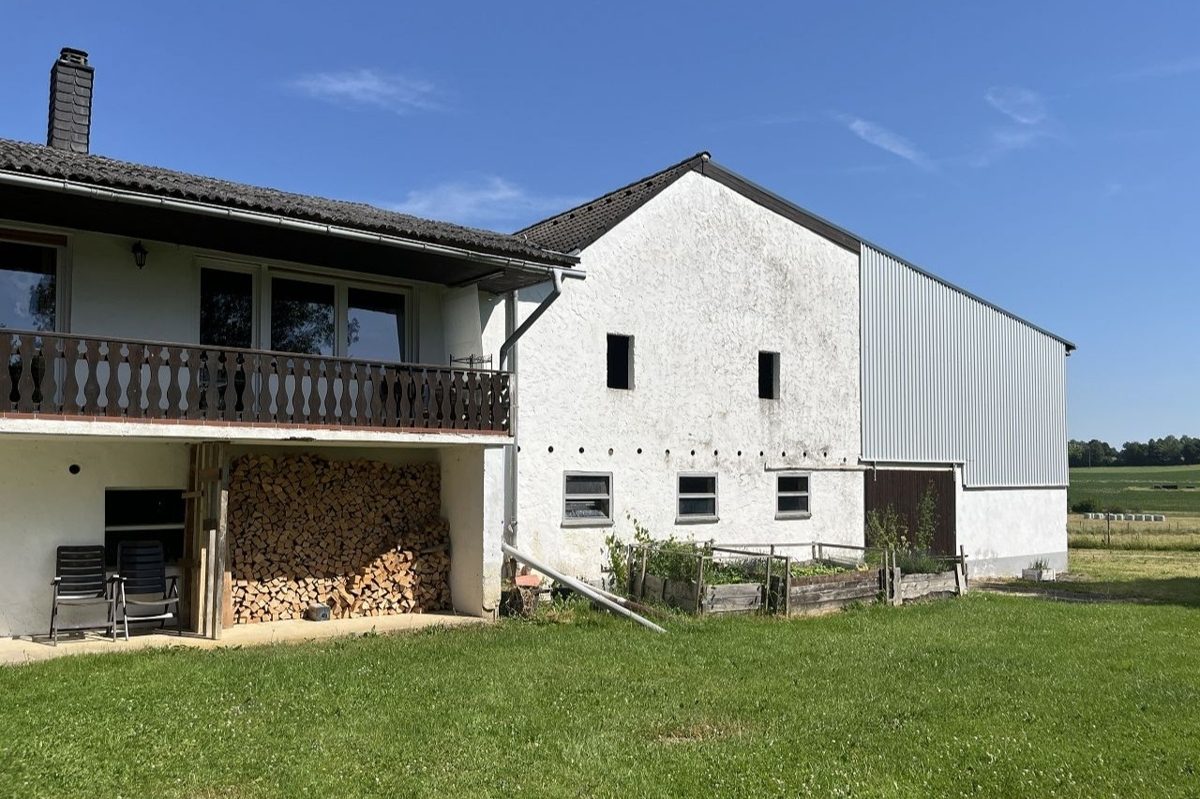 Volksbank Trier Eifel Immobilien GmbH - Immobilienangebot - Kerpen (Eifel) - Alle - Interessante Immobilie mit Vermietungspotenzial und großem Grundstück in Kerpen (Eifel)