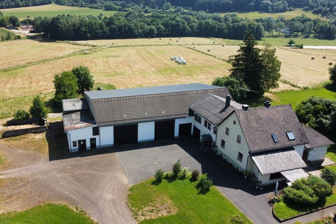 Volksbank Trier Eifel Immobilien GmbH - Immobilienangebot - Kerpen (Eifel) - Alle - Interessante Immobilie mit Vermietungspotenzial und großem Grundstück in Kerpen (Eifel)