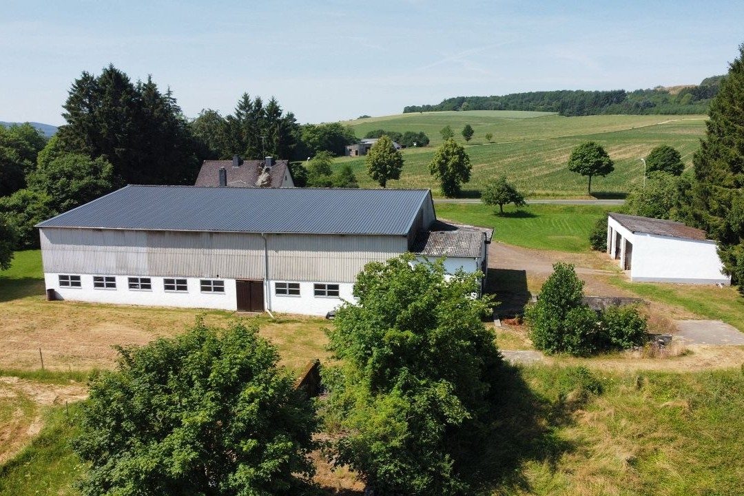 Volksbank Trier Eifel Immobilien GmbH - Immobilienangebot - Kerpen (Eifel) - Alle - Interessante Immobilie mit Vermietungspotenzial und großem Grundstück in Kerpen (Eifel)
