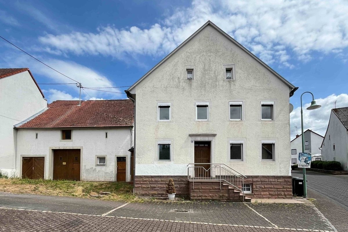 Volksbank Trier Eifel Immobilien GmbH - Immobilienangebot - Spangdahlem - Alle - Gemütliches Einfamilienhaus mit Nebengebäude und zusätzlichem Gartengrundstück in Spangdahlem