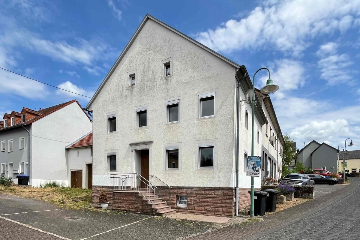 Volksbank Trier Eifel Immobilien GmbH - Immobilienangebot - Spangdahlem - Alle - Gemütliches Einfamilienhaus mit Nebengebäude und zusätzlichem Gartengrundstück in Spangdahlem