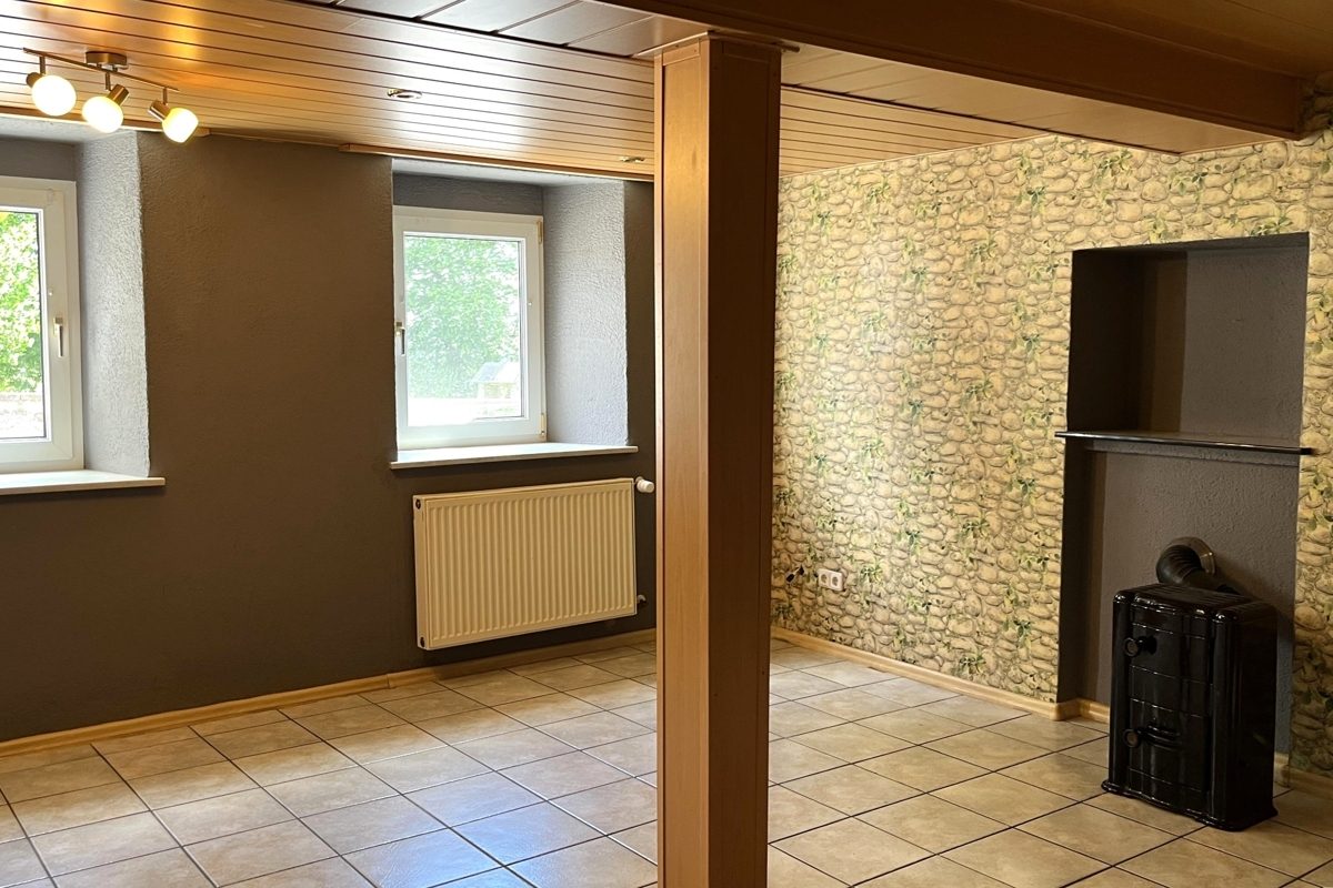 Volksbank Trier Eifel Immobilien GmbH - Immobilienangebot - Bleialf - Alle - Raum für Visionen: Großzügiges Einfamilienhaus mit Einliegerwohnung in Bleialf