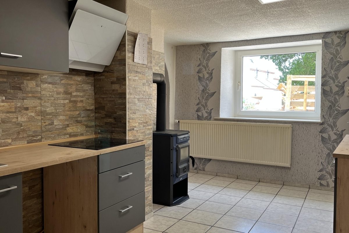 Volksbank Trier Eifel Immobilien GmbH - Immobilienangebot - Bleialf - Alle - Raum für Visionen: Großzügiges Einfamilienhaus mit Einliegerwohnung in Bleialf