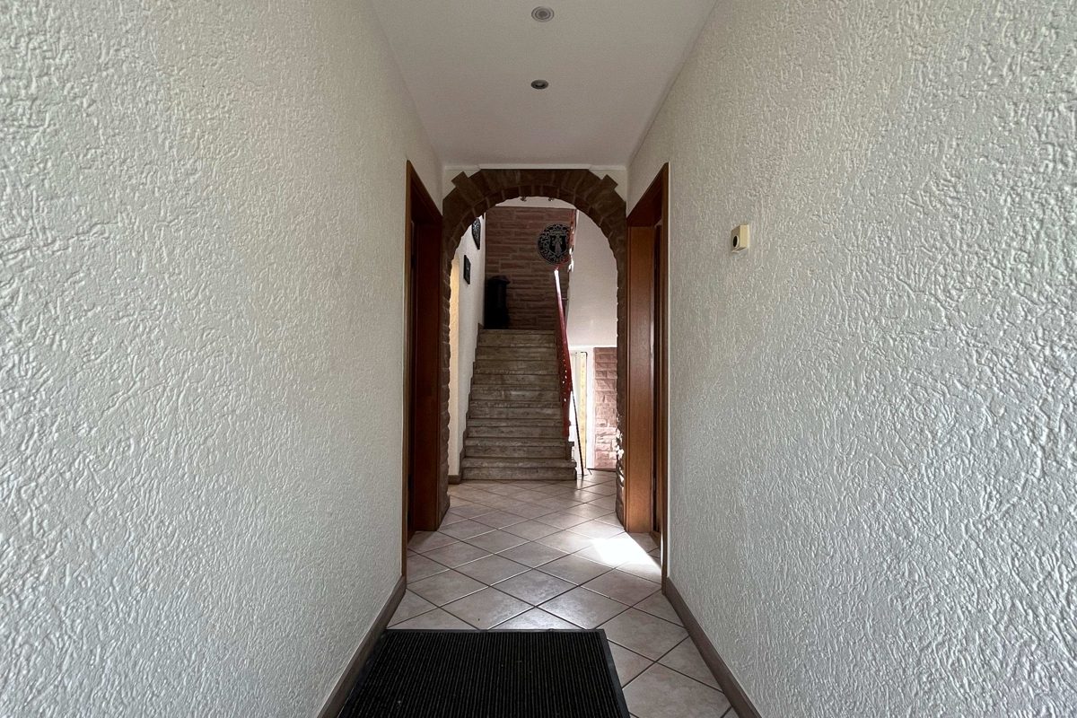 Volksbank Trier Eifel Immobilien GmbH - Immobilienangebot - Dahlem - Alle - Viel Platz für die ganze Familie – gepflegtes Einfamilienhaus mit flexiblen Nutzungsmöglichkeiten in Dahlem