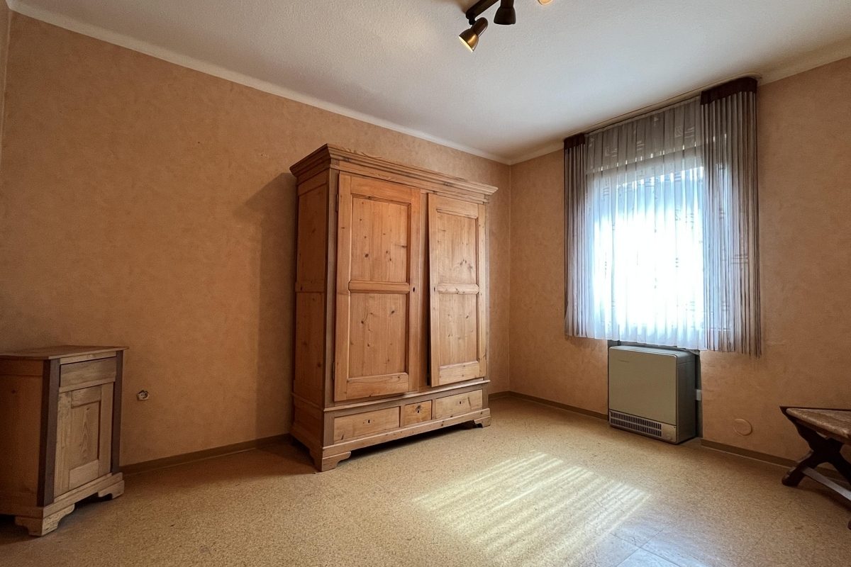 Volksbank Trier Eifel Immobilien GmbH - Immobilienangebot - Dahlem - Alle - Viel Platz für die ganze Familie – gepflegtes Einfamilienhaus mit flexiblen Nutzungsmöglichkeiten in Dahlem
