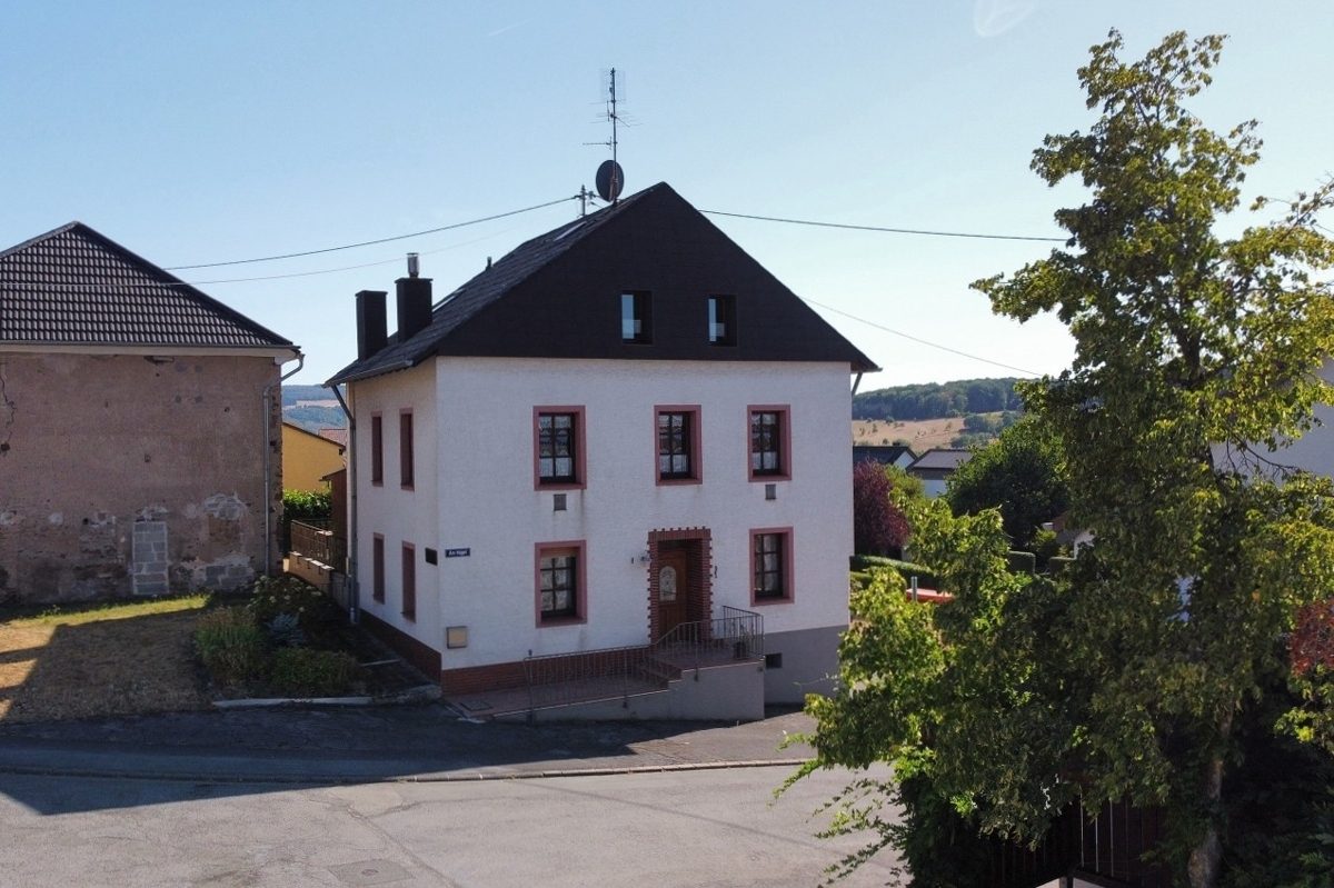 Volksbank Trier Eifel Immobilien GmbH - Immobilienangebot - Konz-Obermennig - Alle - Immobilie mit Potenzial in einer beliebten Weinregion - Einfamilienhaus in Konz-Obermennig