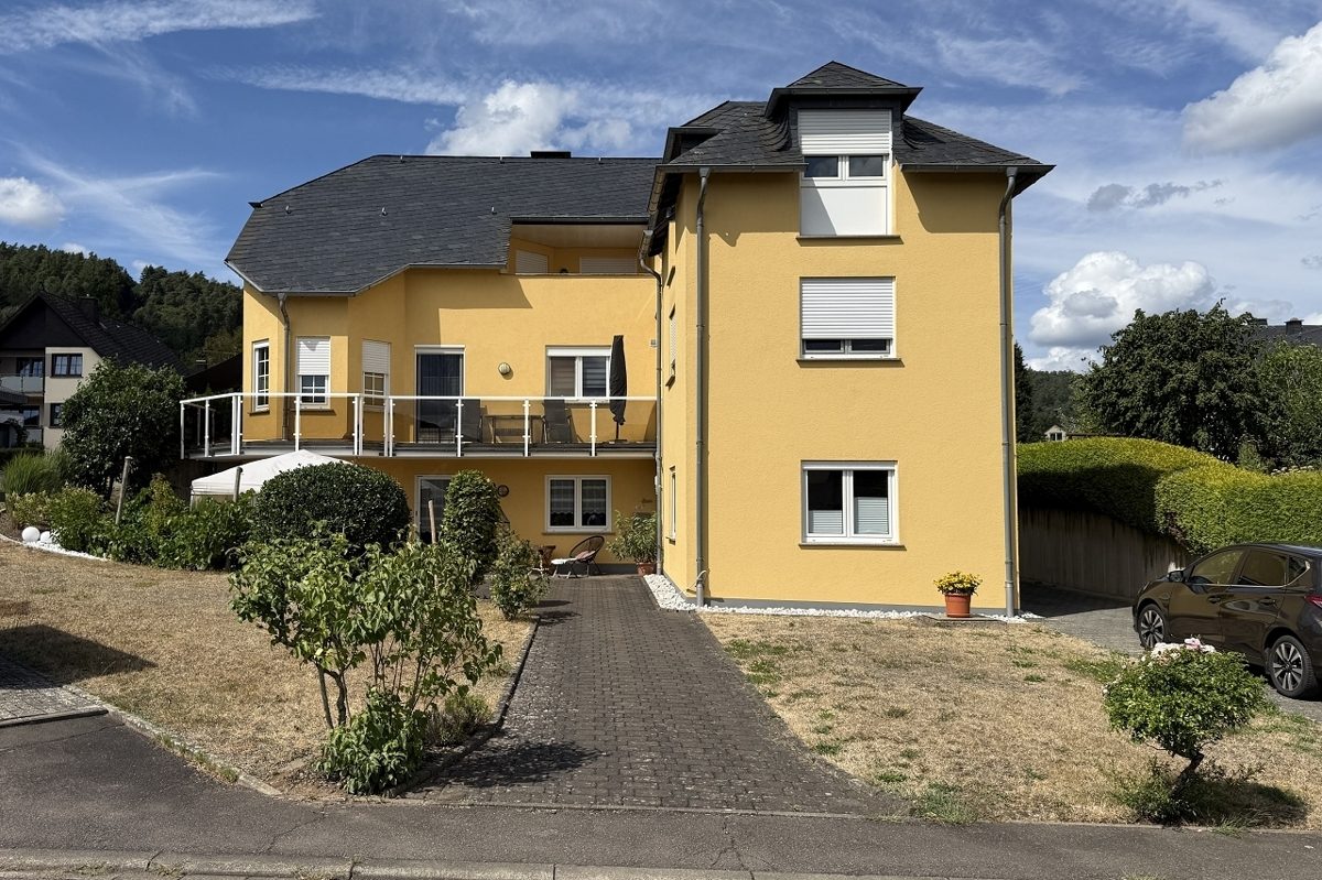 Volksbank Trier Eifel Immobilien GmbH - Immobilienangebot - Föhren - Alle - Gepflegtes Dreifamilienhaus in Föhren - Ideal für Ihre Kapitalanlage