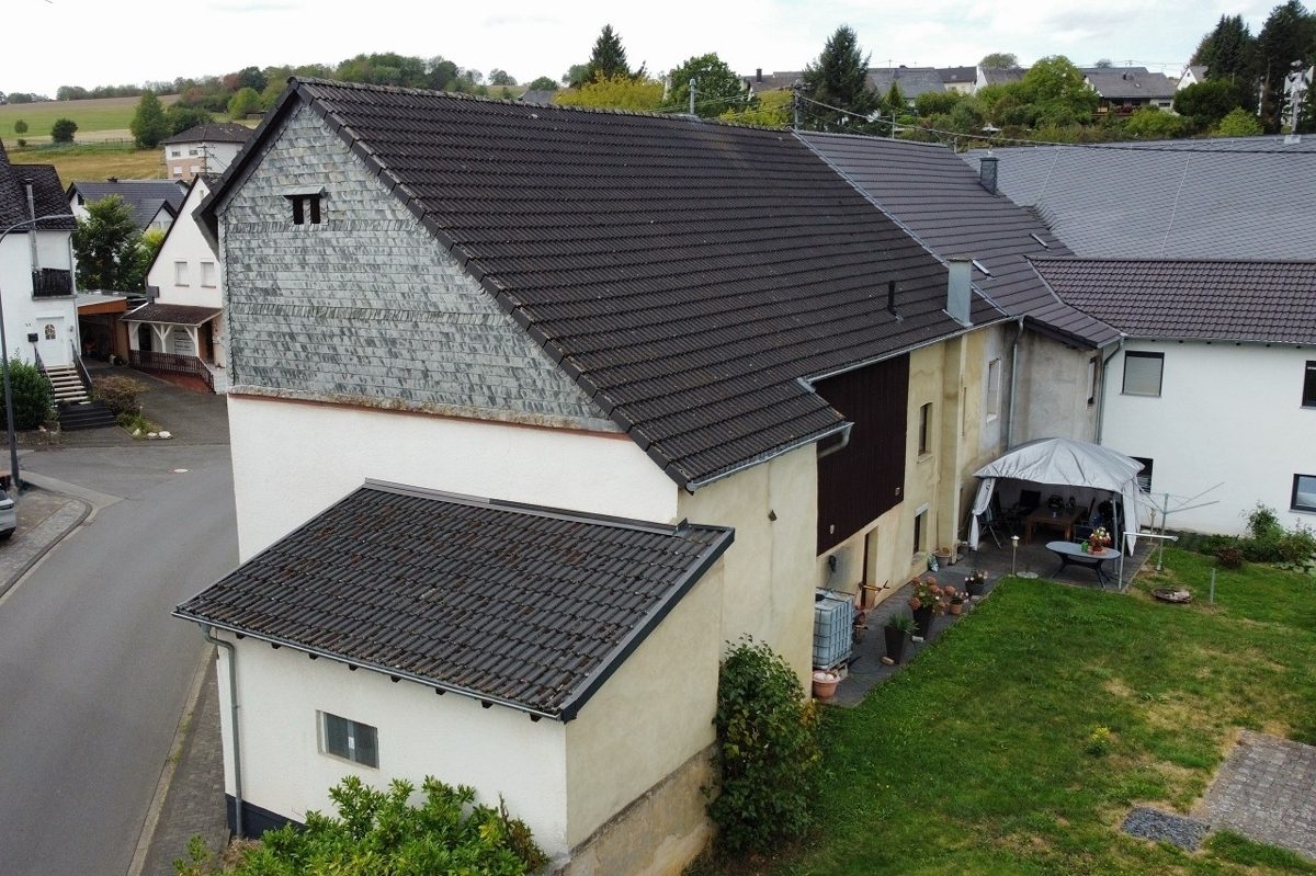 Volksbank Trier Eifel Immobilien GmbH - Immobilienangebot - Berglicht - Alle - Bauernhaus in Berglicht mit Raum für neue Ideen