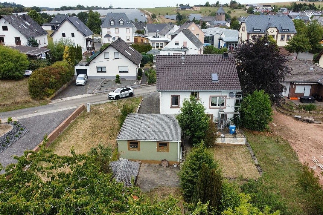 Volksbank Trier Eifel Immobilien GmbH - Immobilienangebot - Preist - Alle - Einfamilienhaus in Preist – Sanierungsobjekt mit großem Grundstück und viel Potenzial