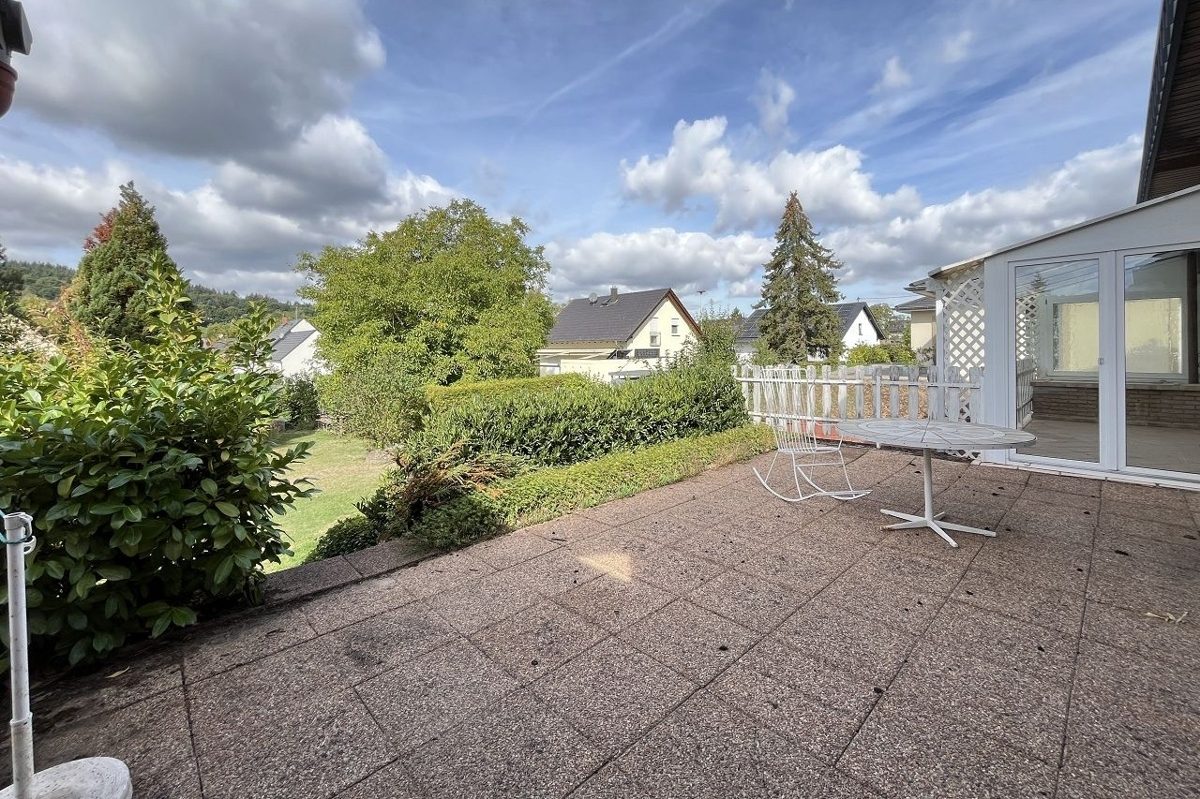 Volksbank Trier Eifel Immobilien GmbH - Immobilienangebot - Konz - Alle - Gepflegtes Zweifamilienhaus mit Einliegerwohnung und großem Garten in Konz-Filzen