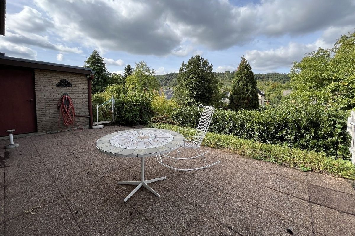 Volksbank Trier Eifel Immobilien GmbH - Immobilienangebot - Konz - Alle - Gepflegtes Zweifamilienhaus mit Einliegerwohnung und großem Garten in Konz-Filzen