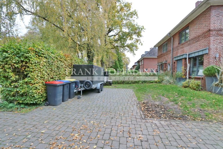 Immobilienangebot - Hamburg - Alle - Kapitalanlage - Klassische, vermietete  Doppelhaushälfte mit großem Anbau in Hamburg-Volksdorf