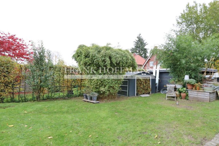 Immobilienangebot - Hamburg - Alle - Kapitalanlage - Klassische, vermietete  Doppelhaushälfte mit großem Anbau in Hamburg-Volksdorf