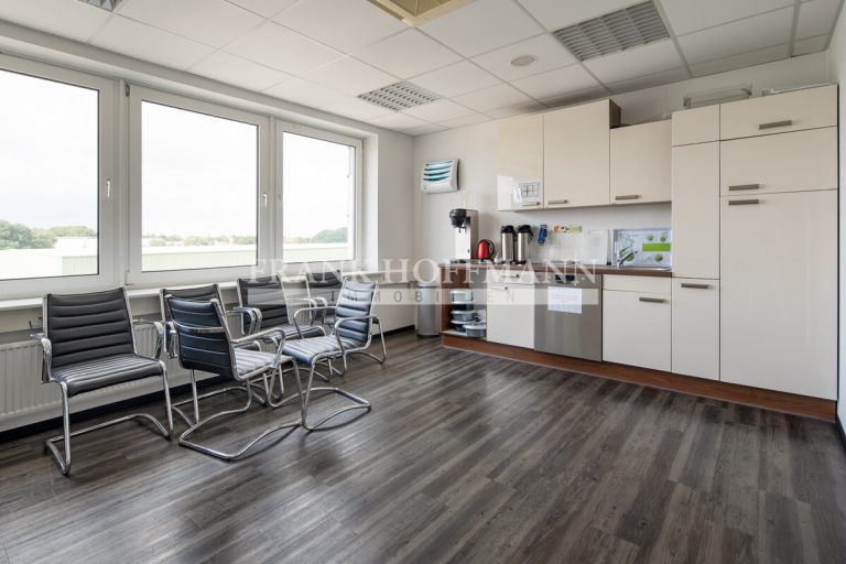 Immobilienangebot - Kaltenkirchen - Alle - Attraktives & Teilbares Bürogebäude im Gewerbegebiet Süd in Kaltenkirchen