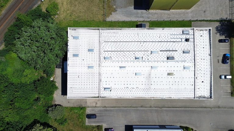 Immobilienangebot - Henstedt-Ulzburg - Alle - Über 1.600 m²! Lager-/Produktionsfläche mit Büro in Henstedt-Ulzburg