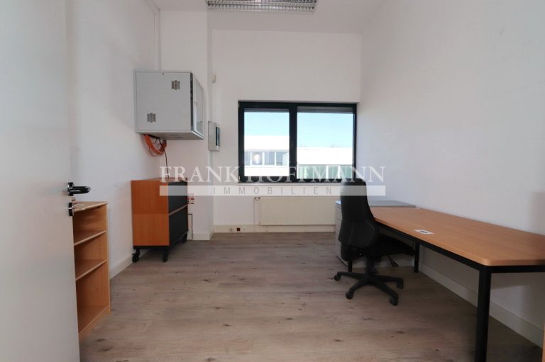 Immobilienangebot - Henstedt-Ulzburg - Alle - Über 1.600 m²! Lager-/Produktionsfläche mit Büro in Henstedt-Ulzburg