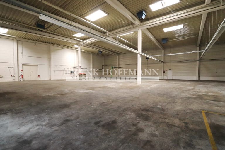 Immobilienangebot - Henstedt-Ulzburg - Alle - Über 1.600 m²! Lager-/Produktionsfläche mit Büro in Henstedt-Ulzburg