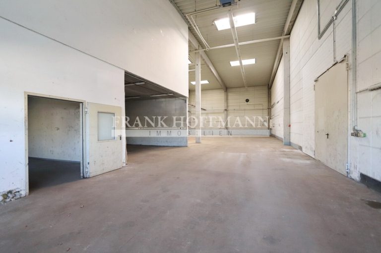 Immobilienangebot - Henstedt-Ulzburg - Alle - Über 1.600 m²! Lager-/Produktionsfläche mit Büro in Henstedt-Ulzburg