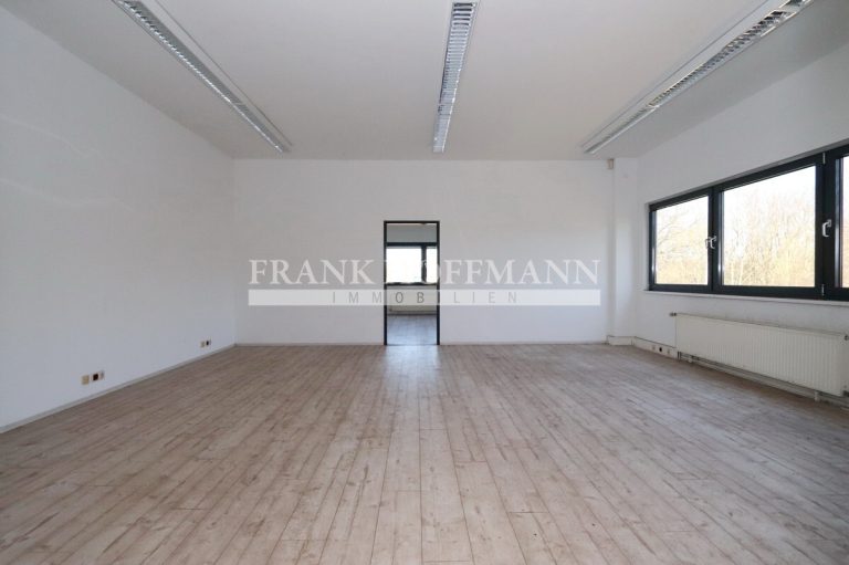 Immobilienangebot - Henstedt-Ulzburg - Alle - Über 1.600 m²! Lager-/Produktionsfläche mit Büro in Henstedt-Ulzburg