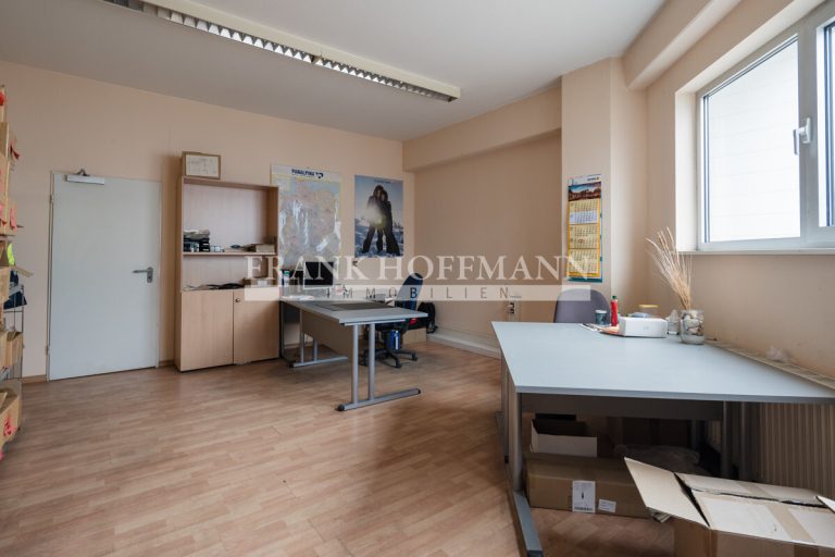 Immobilienangebot - Kaltenkirchen - Alle - Infrastrukturell attraktive Lage! Lagerhallen mit Büro im Gewerbegebiet Kaltenkirchen-Süd