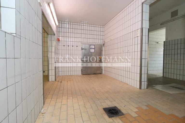 Immobilienangebot - Brokstedt - Alle - Produktionsstätte mit Kühlräumen & Ladennutzung in Brokstedt