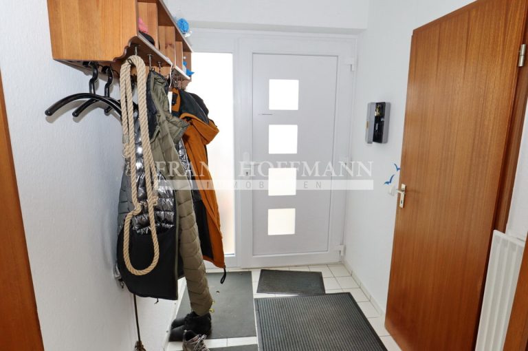 Immobilienangebot - Henstedt-Ulzburg - Alle - Gewerblich vermietetes Endreihenhaus mit vielseitiger Nutzungsmöglichkeit in Henstedt-Ulzburg