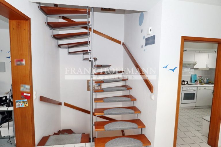 Immobilienangebot - Henstedt-Ulzburg - Alle - Gewerblich vermietetes Endreihenhaus mit vielseitiger Nutzungsmöglichkeit in Henstedt-Ulzburg