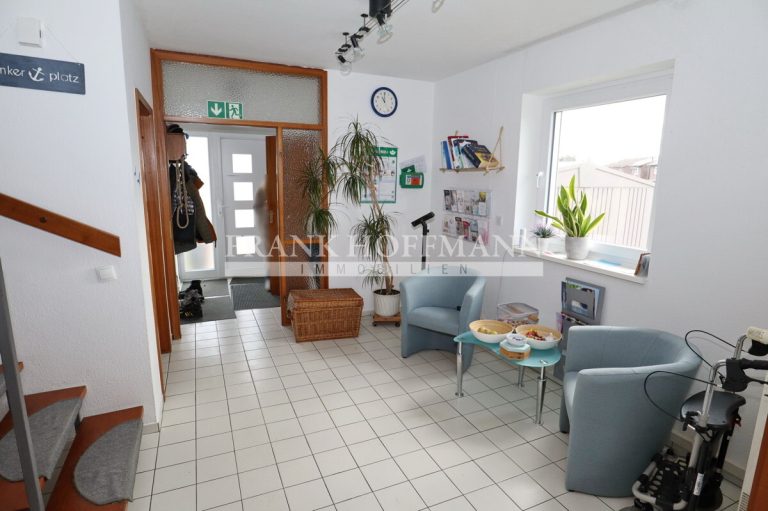 Immobilienangebot - Henstedt-Ulzburg - Alle - Gewerblich vermietetes Endreihenhaus mit vielseitiger Nutzungsmöglichkeit in Henstedt-Ulzburg