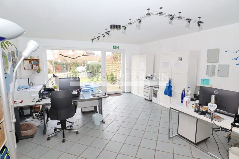 Immobilienangebot - Henstedt-Ulzburg - Alle - Gewerblich vermietetes Endreihenhaus mit vielseitiger Nutzungsmöglichkeit in Henstedt-Ulzburg