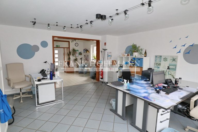 Immobilienangebot - Henstedt-Ulzburg - Alle - Gewerblich vermietetes Endreihenhaus mit vielseitiger Nutzungsmöglichkeit in Henstedt-Ulzburg