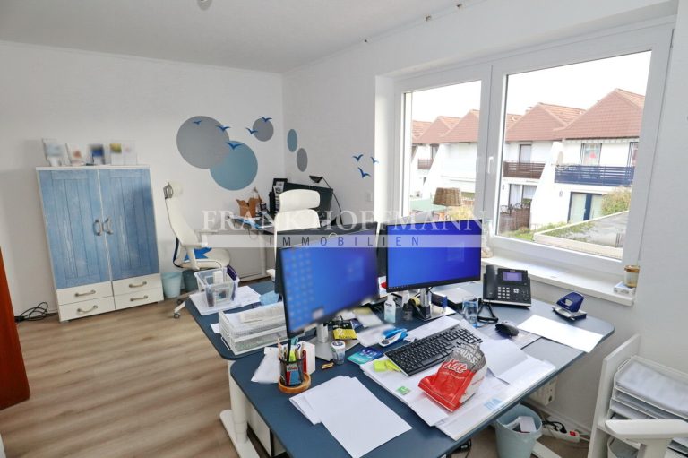 Immobilienangebot - Henstedt-Ulzburg - Alle - Gewerblich vermietetes Endreihenhaus mit vielseitiger Nutzungsmöglichkeit in Henstedt-Ulzburg