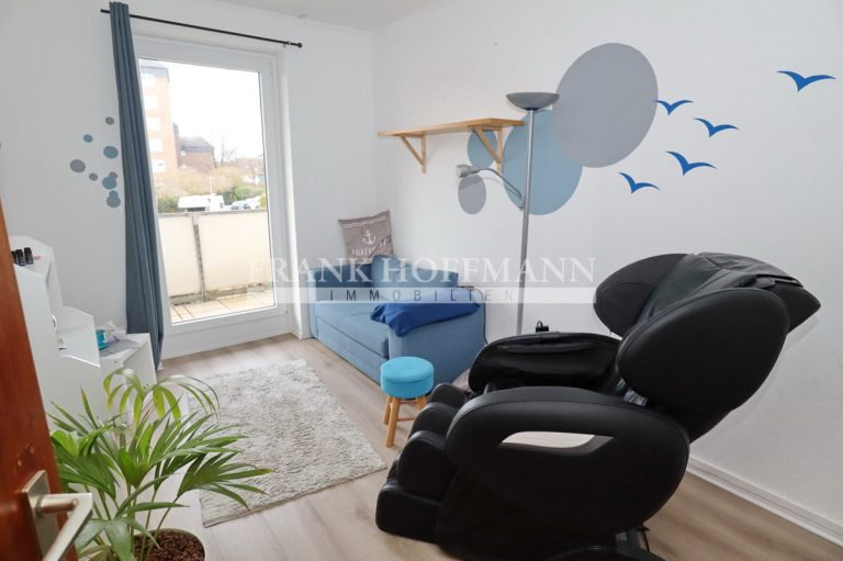 Immobilienangebot - Henstedt-Ulzburg - Alle - Gewerblich vermietetes Endreihenhaus mit vielseitiger Nutzungsmöglichkeit in Henstedt-Ulzburg