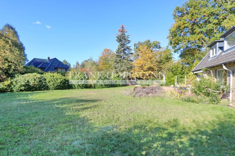 Immobilienangebot - Hamburg - Alle - Zweifamilienhaus auf großem Baugrundstück in Top-Lage von Hamburg-Wellingsbüttel