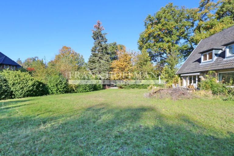 Immobilienangebot - Hamburg - Alle - Zweifamilienhaus auf großem Baugrundstück in Top-Lage von Hamburg-Wellingsbüttel