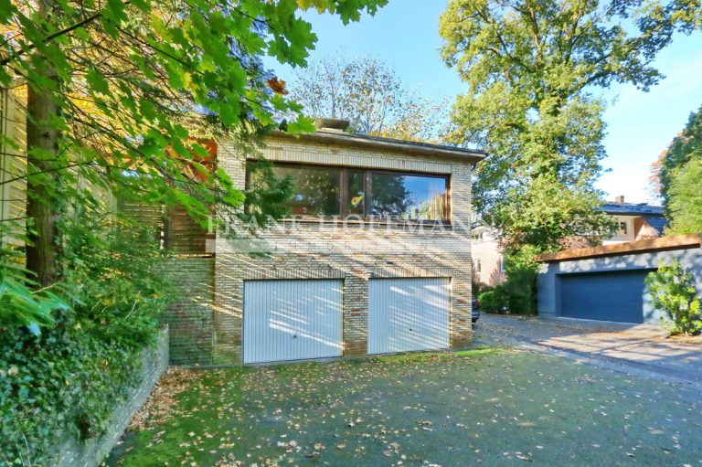 Immobilienangebot - Hamburg - Alle - Zweifamilienhaus auf großem Baugrundstück in Top-Lage von Hamburg-Wellingsbüttel