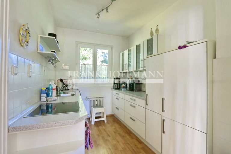 Immobilienangebot - Hamburg - Alle - Zweifamilienhaus auf großem Baugrundstück in Top-Lage von Hamburg-Wellingsbüttel